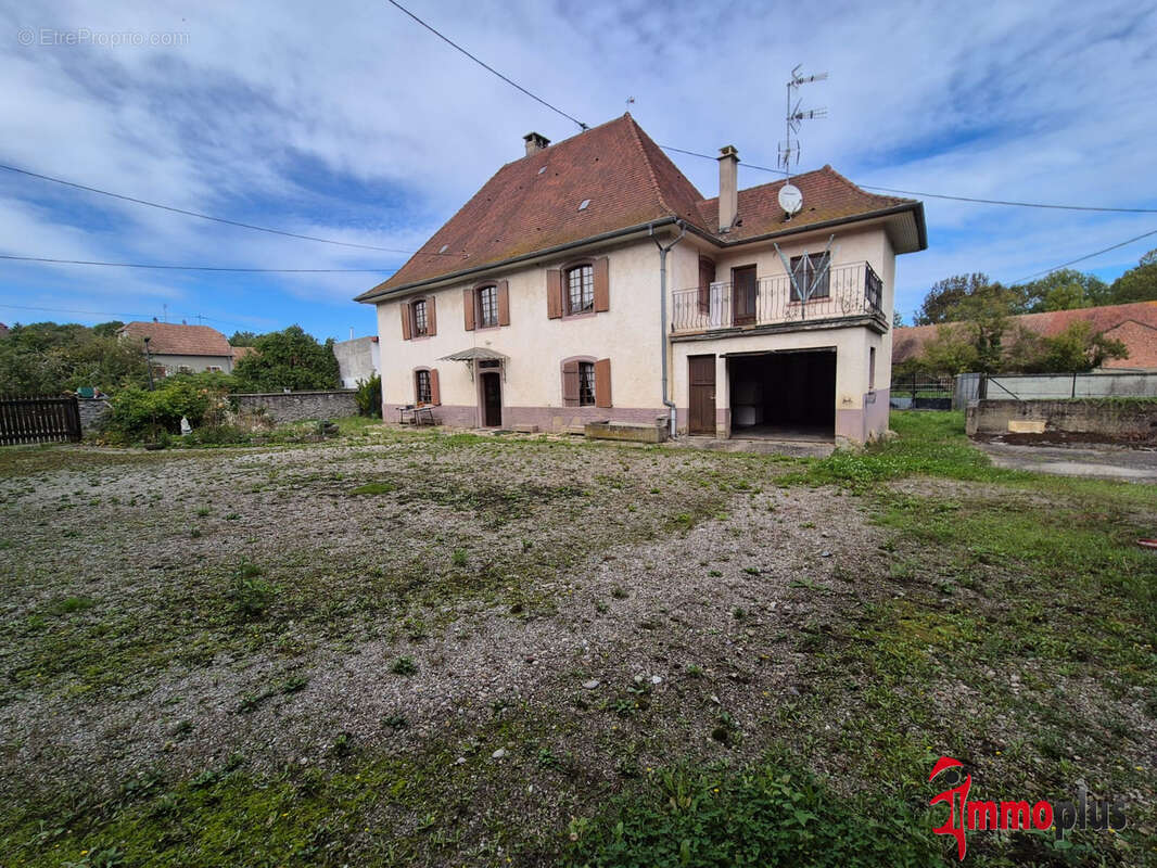 Maison à STEINBRUNN-LE-HAUT