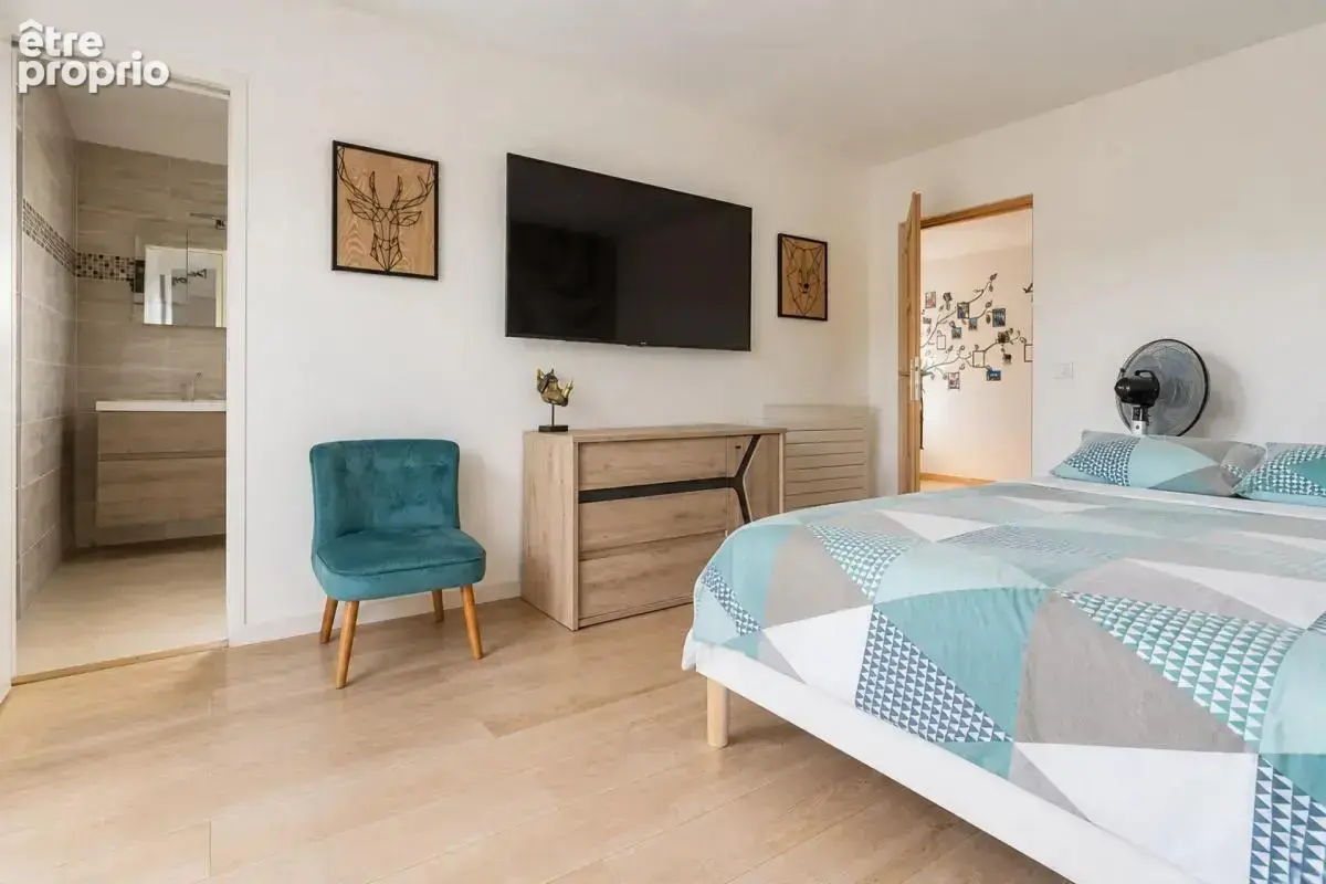 Maison familiale 7 pièces de 250 m² au Mesnil-Saint-Denis avec studio indépendant - photo 12