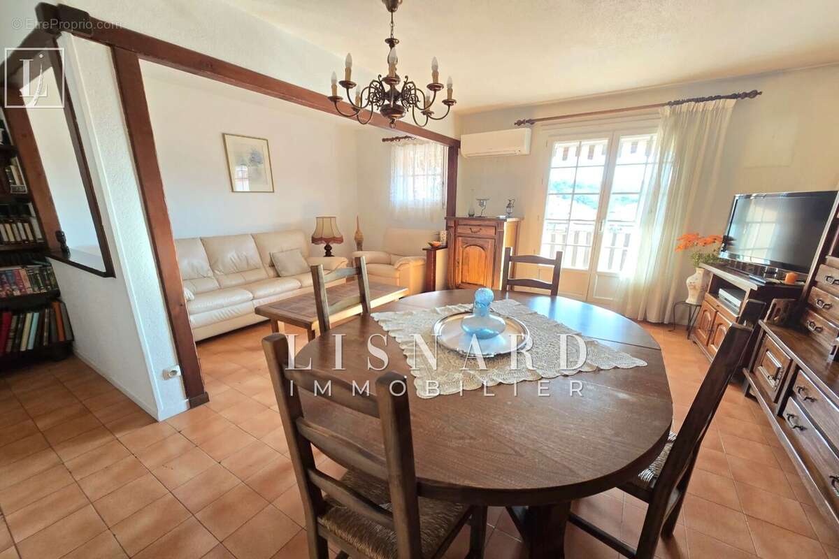 Appartement à VALLAURIS