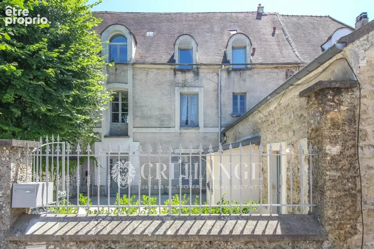 Ancienne bâtisse de 200m² entièrement rénovée avec dépendance et jardin - photo 2
