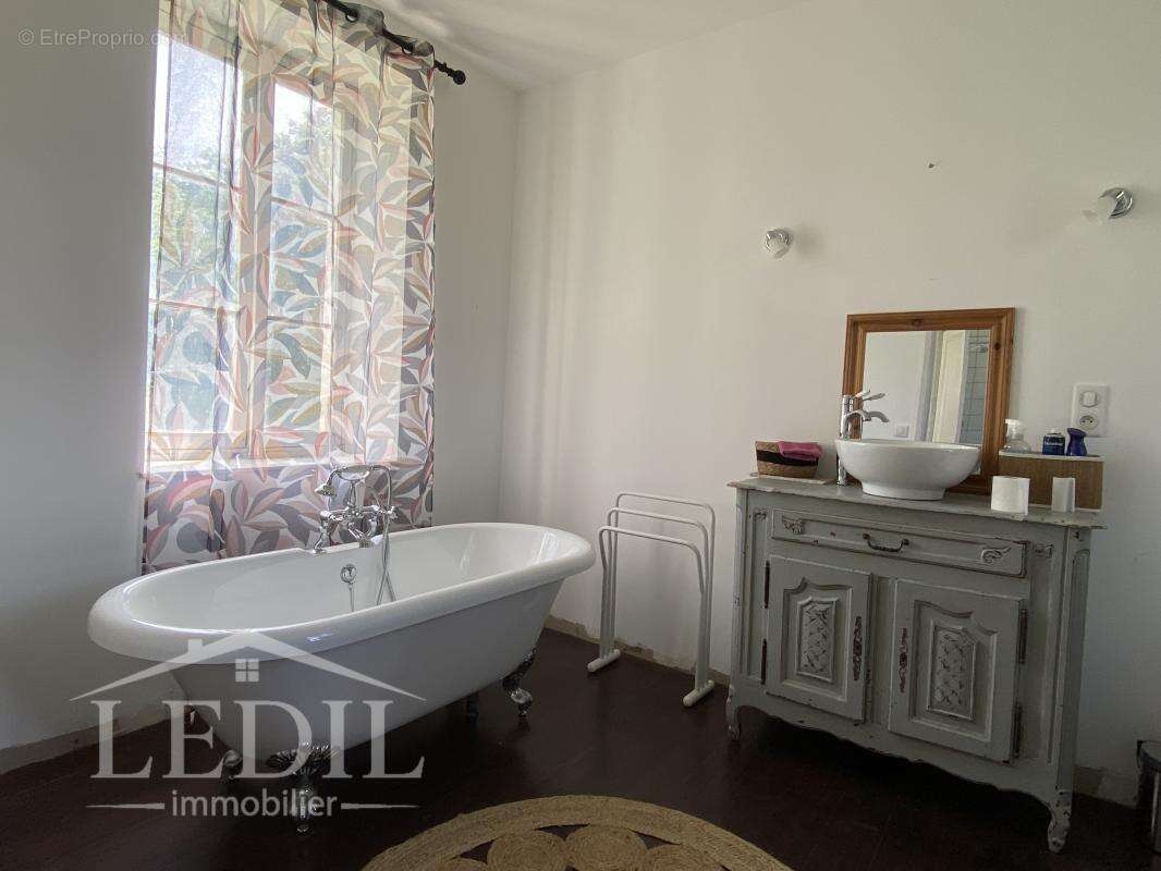 Domaine Historique avec Gîte - photo 8