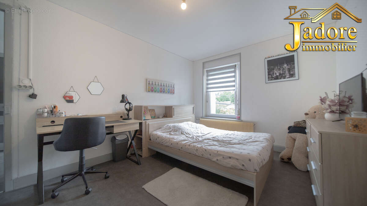 Ensemble immobilier entierement renove - photo 12