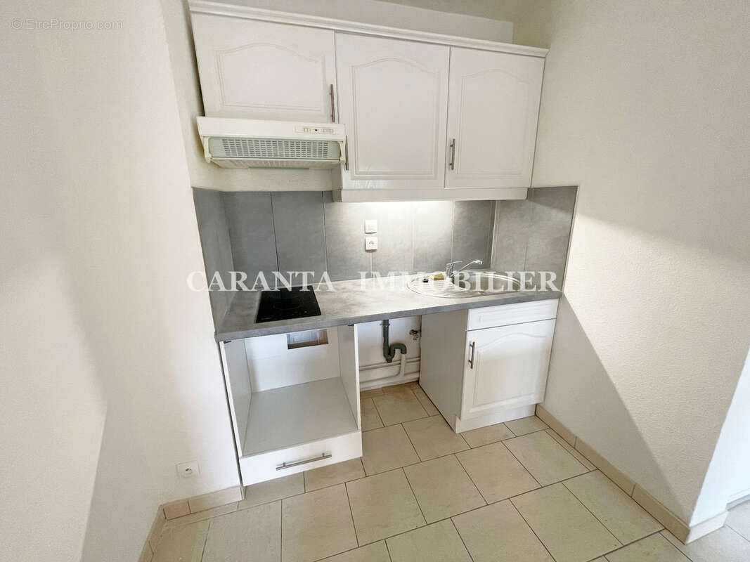 Vente appartement T2 Sainte-Maxime avec loggia fermée, cave et possibilté garage en sus - photo 5