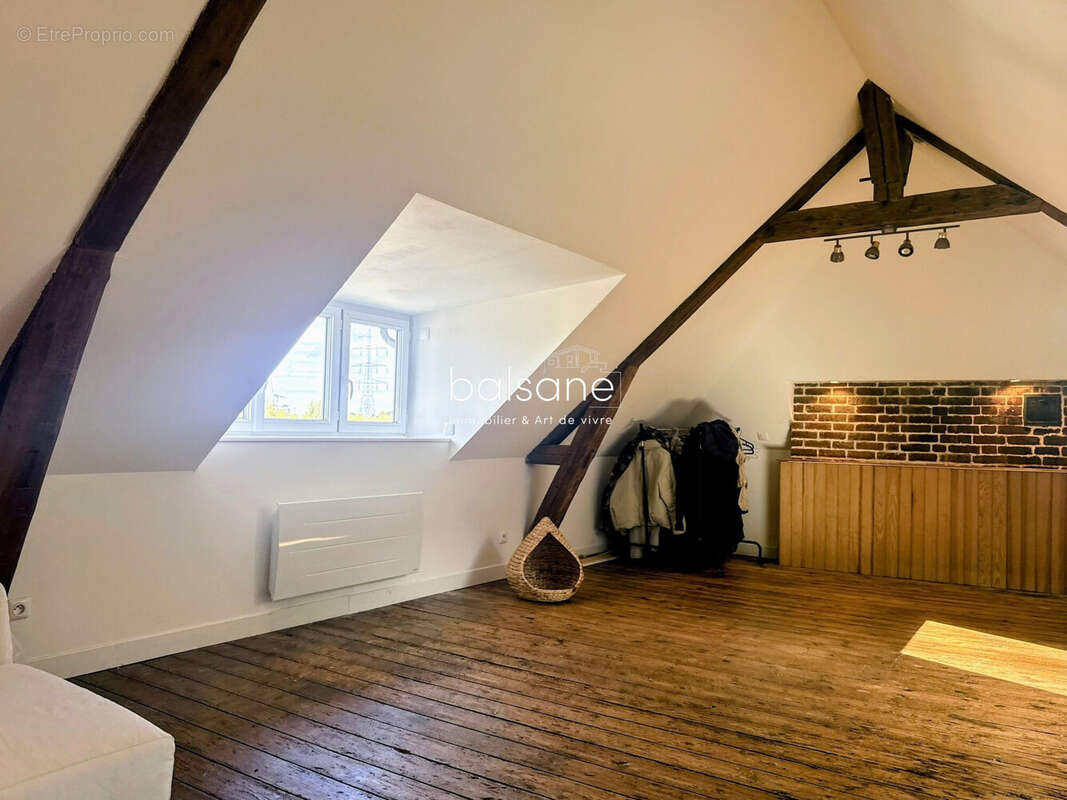 Grenier aménageable - Maison à LA BOUILLE