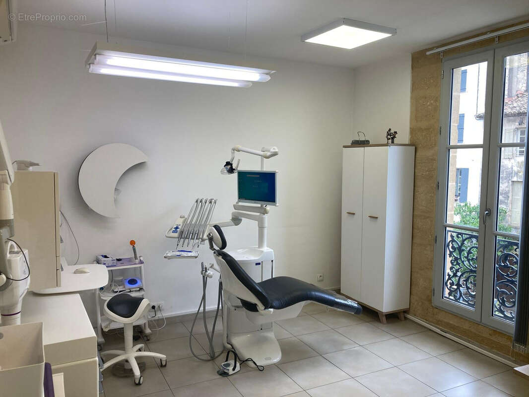 Commerce à SOMMIERES