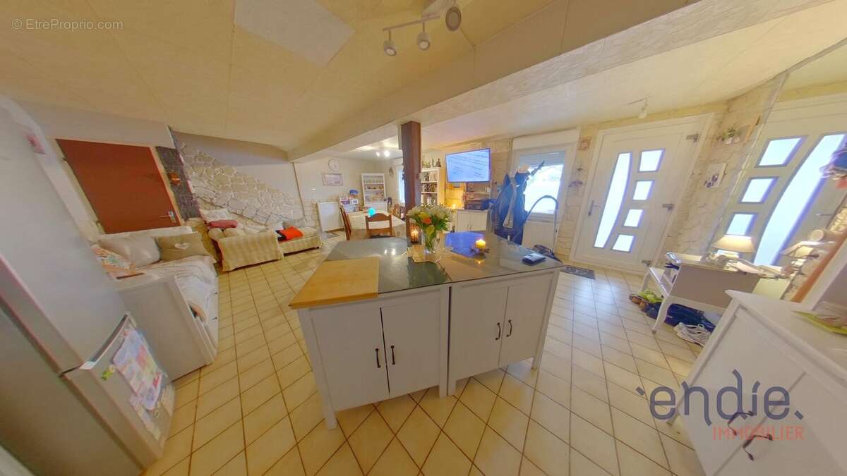 Maison à ARC-LES-GRAY