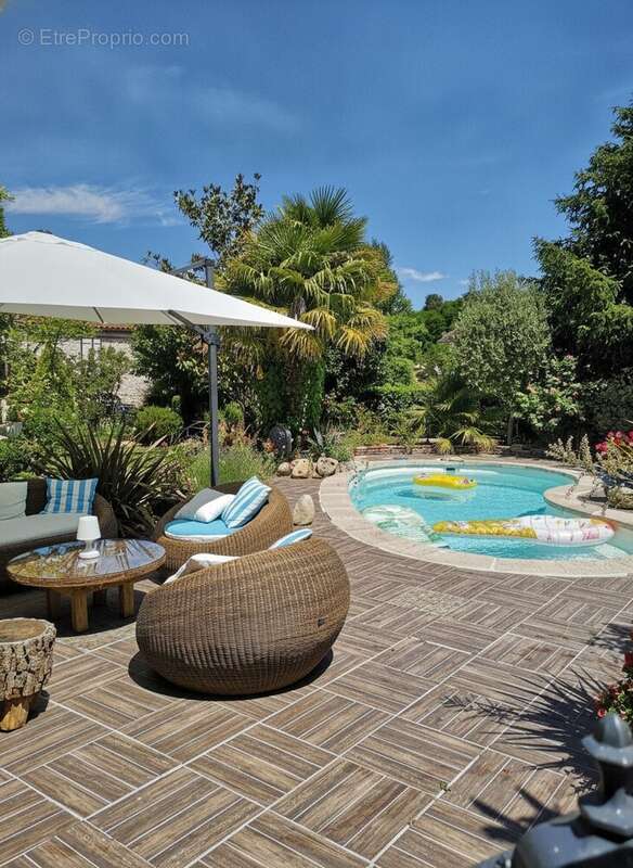 piscine et parc  - Maison à CAHORS