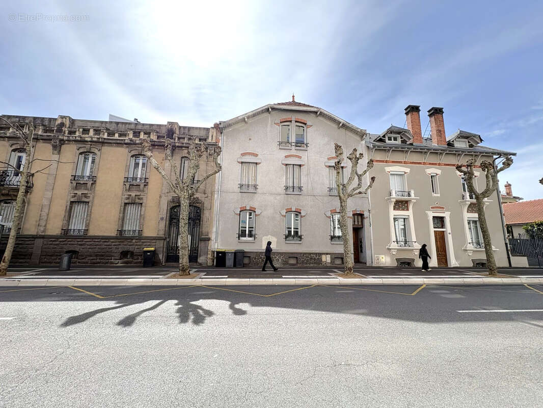 Autre à CLERMONT-FERRAND