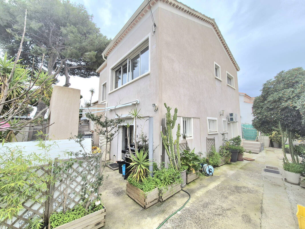 Maison à HYERES