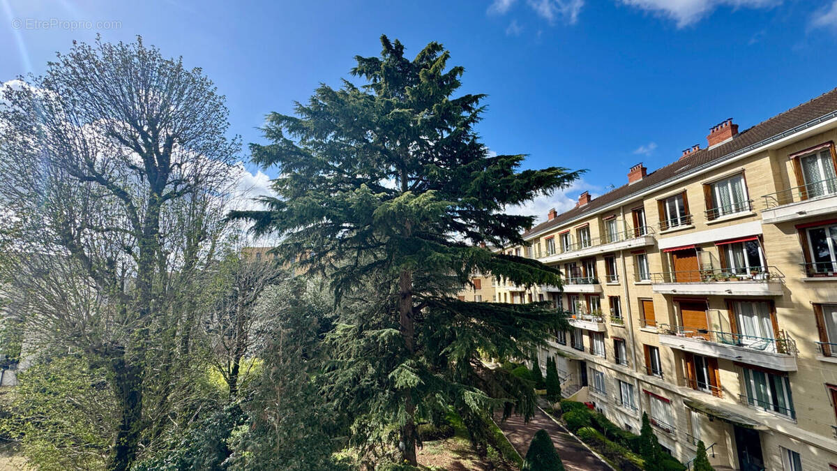 Appartement à ENGHIEN-LES-BAINS