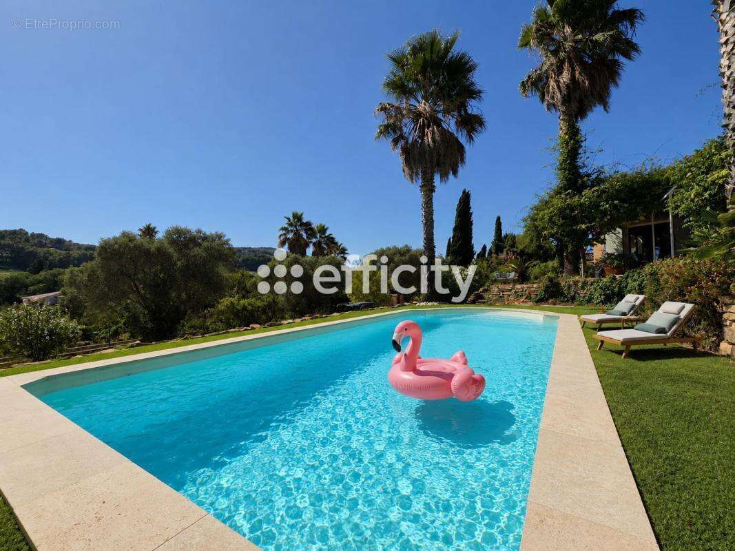 Maison à LE CASTELLET