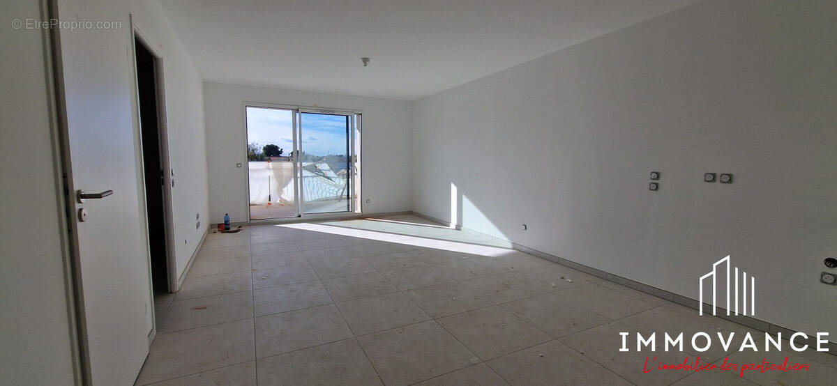 Appartement à VALERGUES