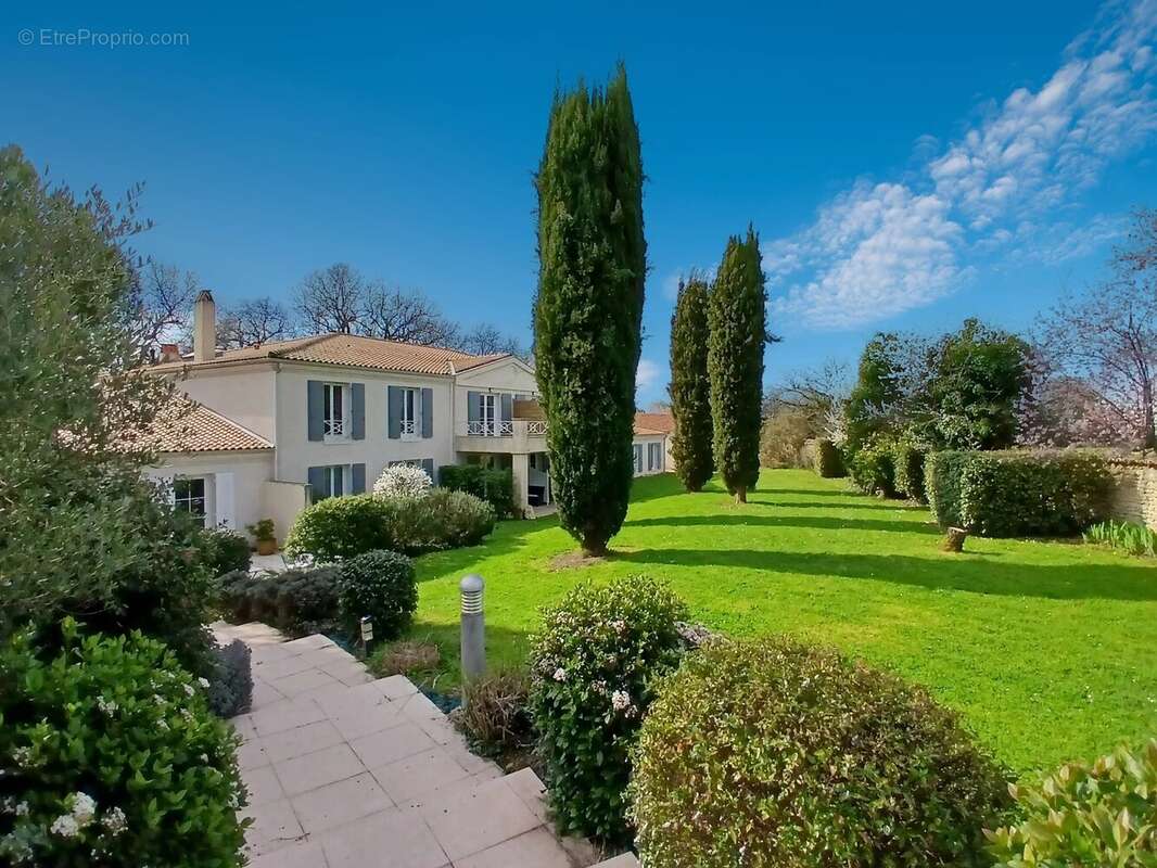Maison à COGNAC