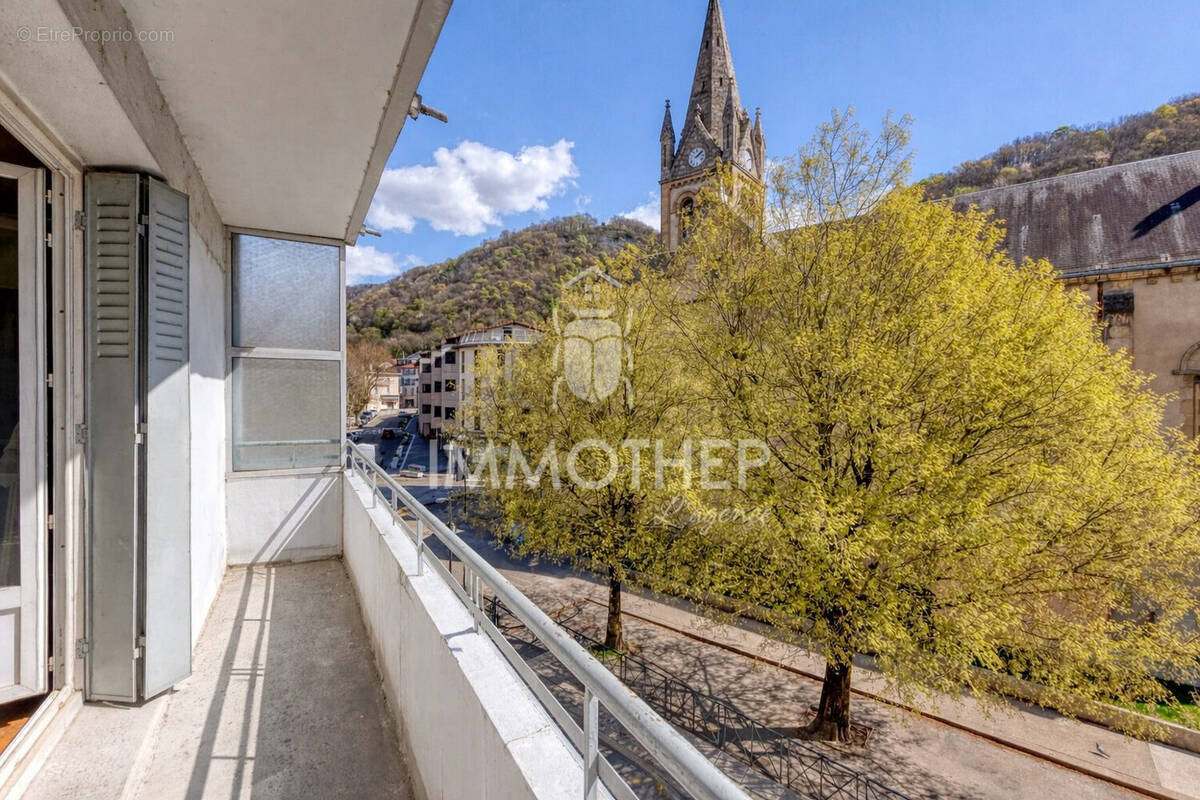 Appartement à DOMENE