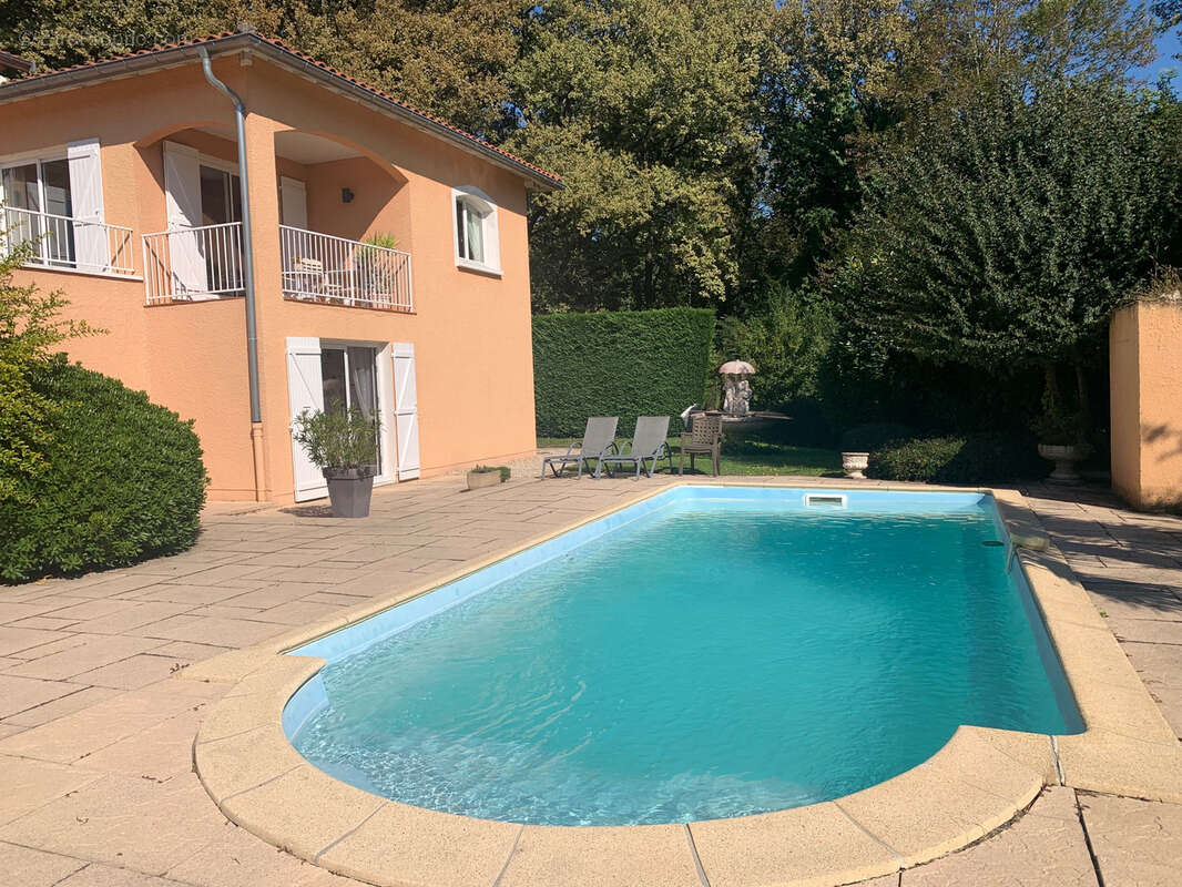 Maison à CHARBONNIERES-LES-BAINS