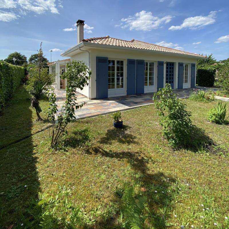 Maison à MARTIGNAS-SUR-JALLE