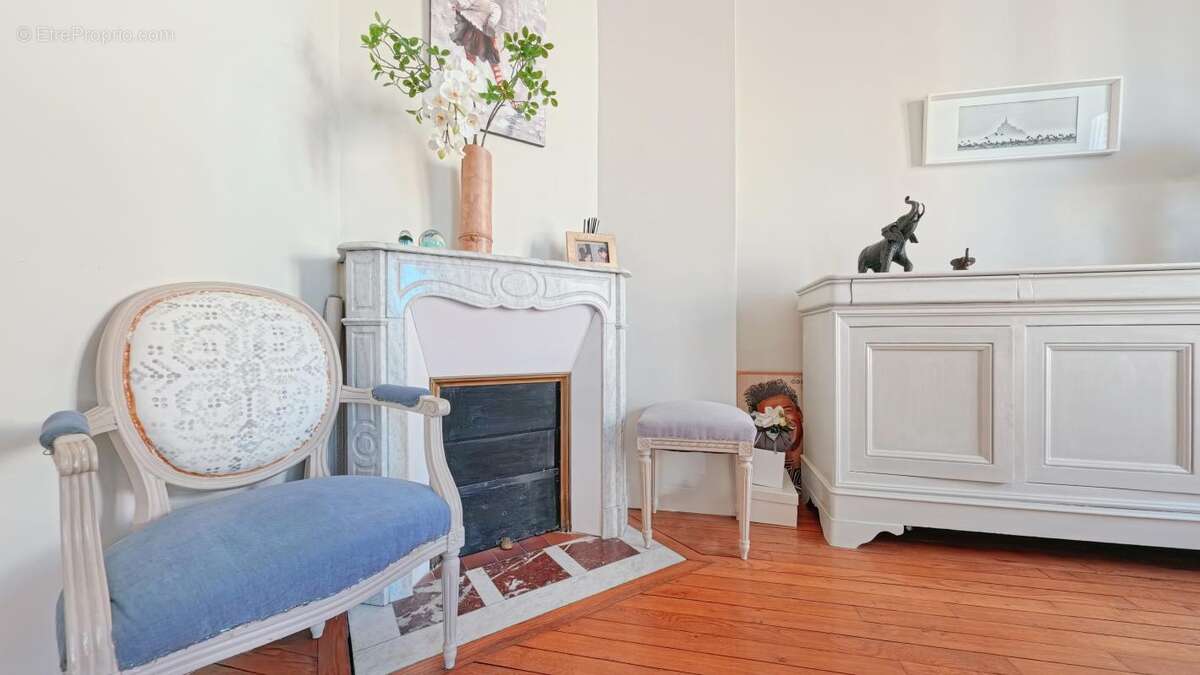 Appartement à SAINT-MAUR-DES-FOSSES