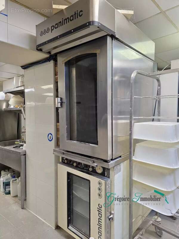 Commerce à FONTAINEBLEAU