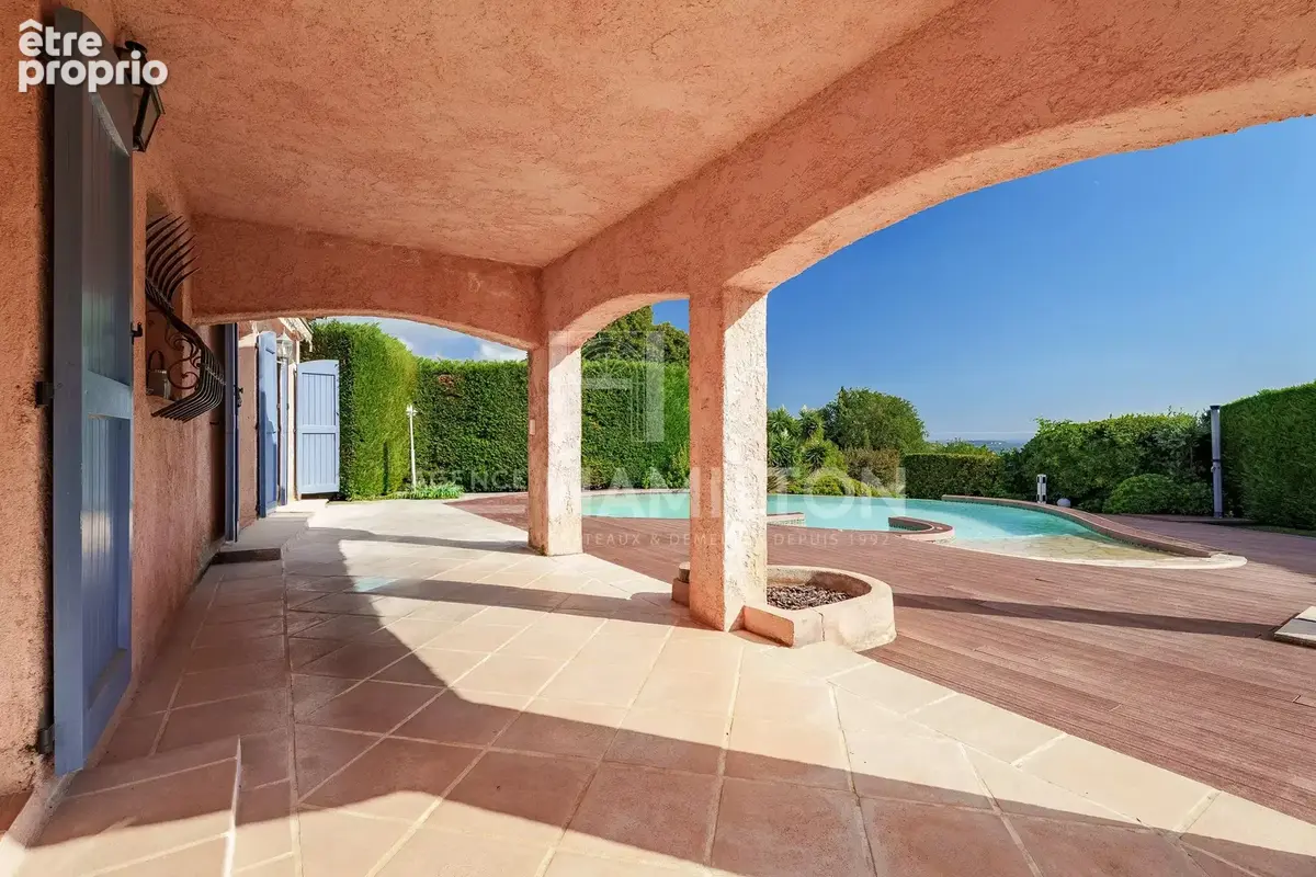 Villa à vendre proche de Valbonne avec vue mer, piscine et 5 chambres - photo 13