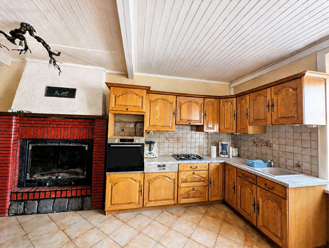 Maison à vendre Mont Dol, 5 chambres, avec dépendances/hangars, sur 9864m² de terrain. - photo 10