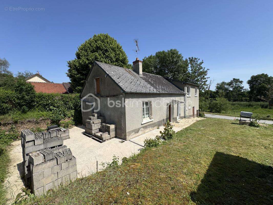 Maison à PLAIMPIED-GIVAUDINS