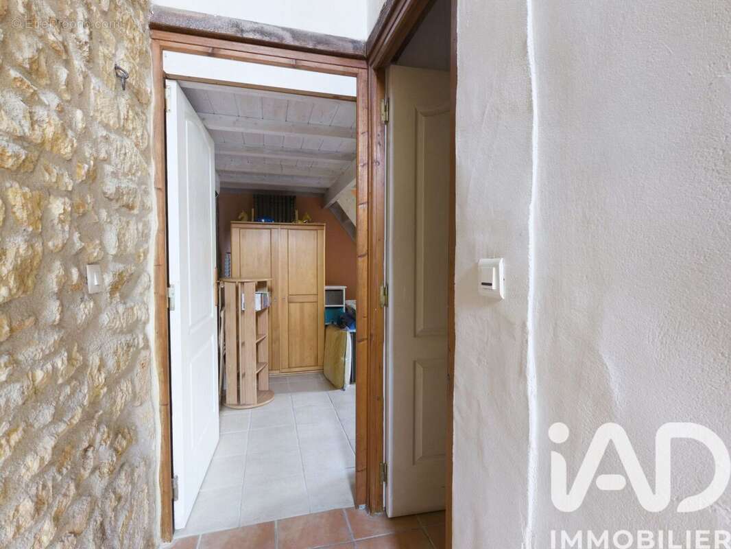Maison 291 m² à Saint-Palais-De-Phiolin  - photo 9