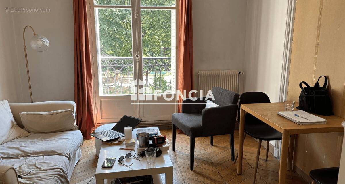 Appartement à PARIS-15E