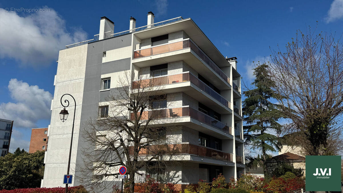 Appartement à ENGHIEN-LES-BAINS