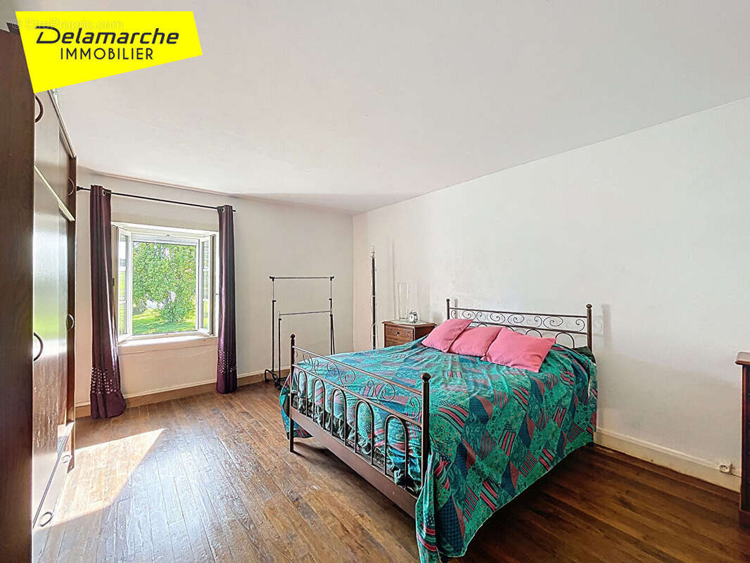 Maison à SAINT-DENIS-LE-VETU