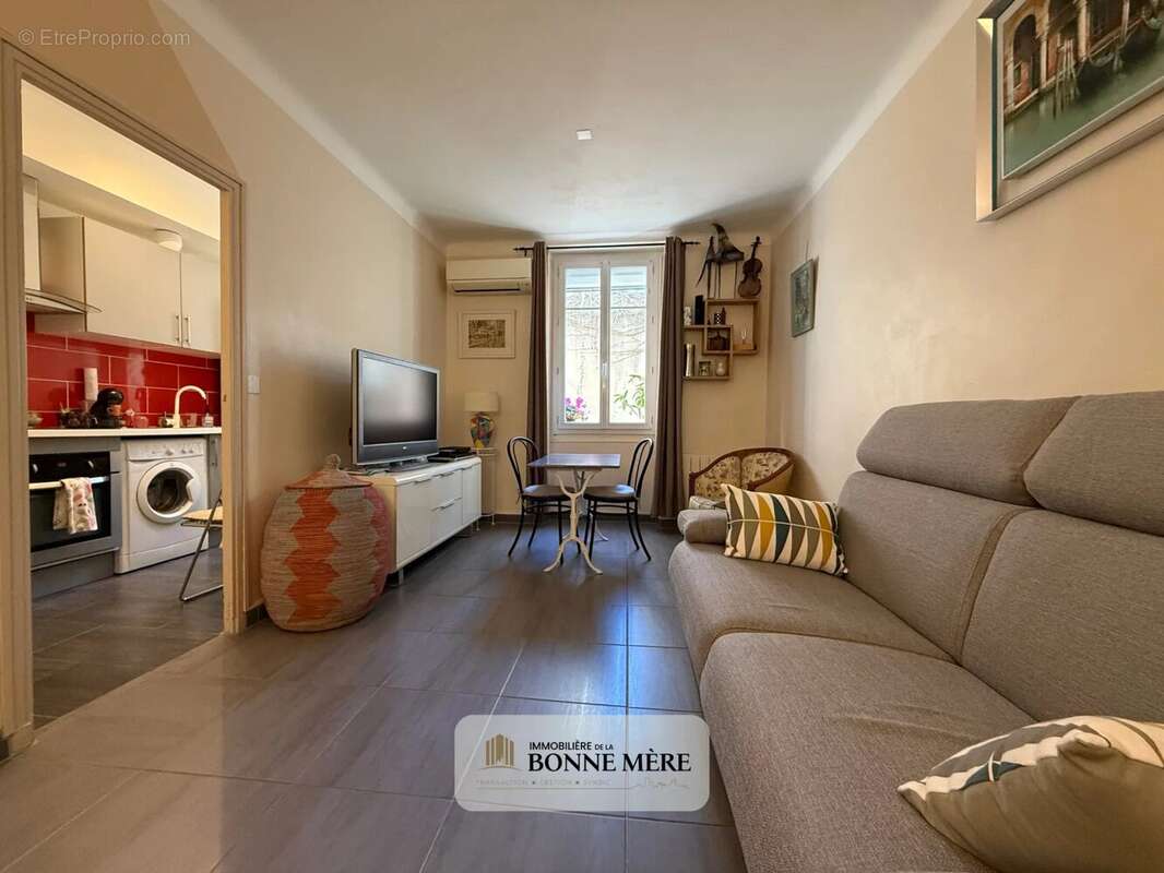 Appartement à MARSEILLE-6E