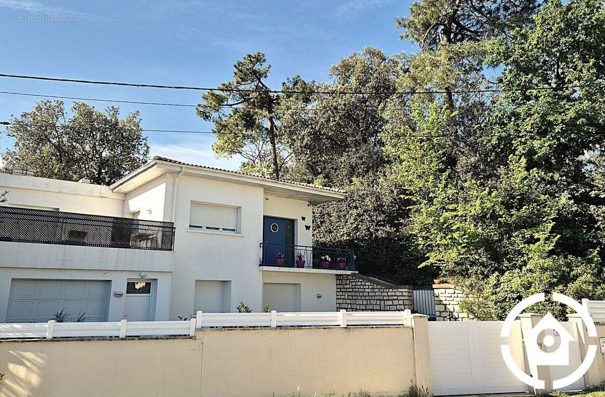 Maison à SAINT-GEORGES-DE-DIDONNE