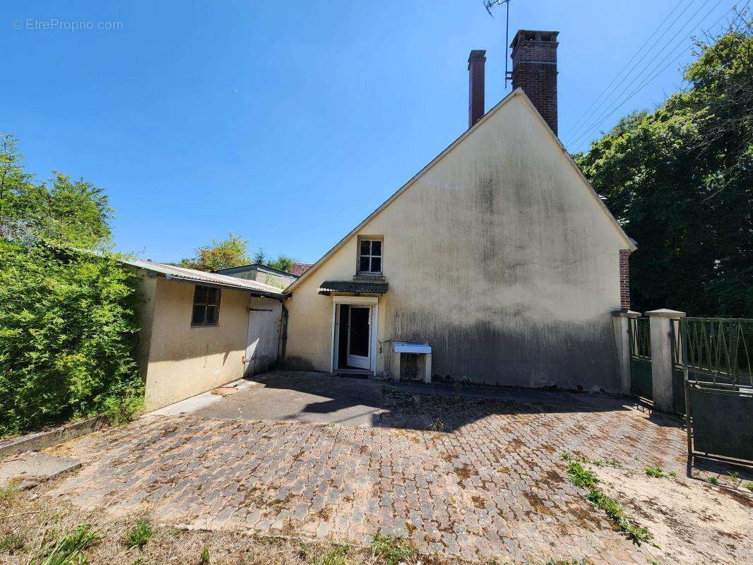 Maison à SAINT-AGIL