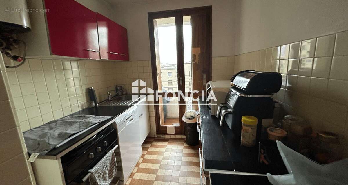 Appartement à MARSEILLE-3E