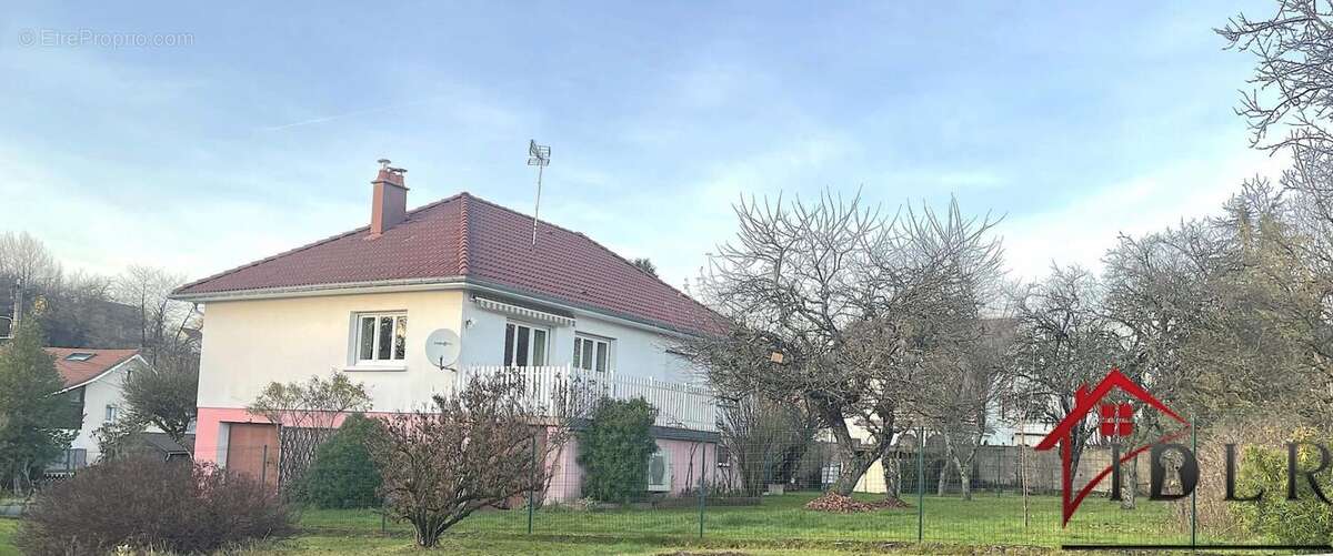 Maison à VOUJEAUCOURT