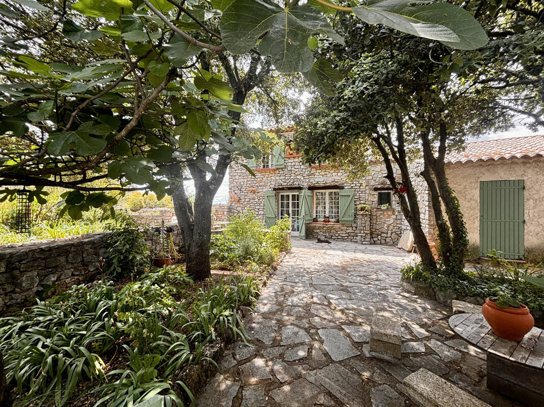 Maison à SAINT-JULIEN