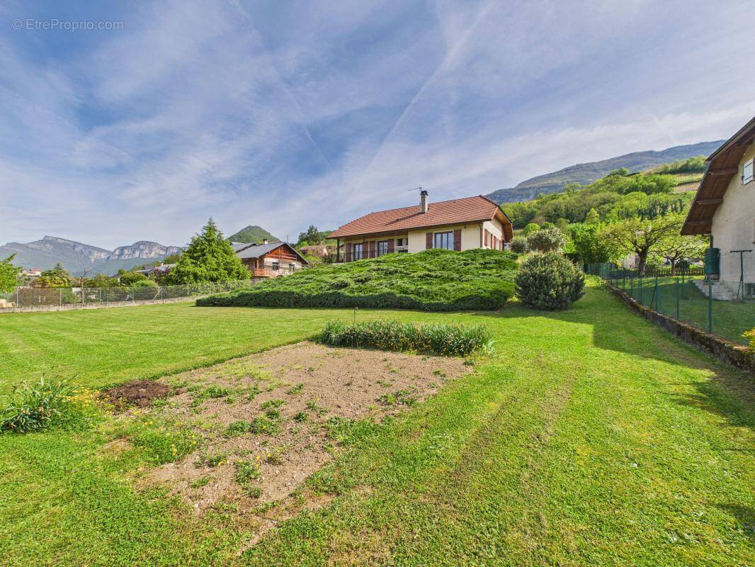 Maison à SAINT-JEOIRE-PRIEURE