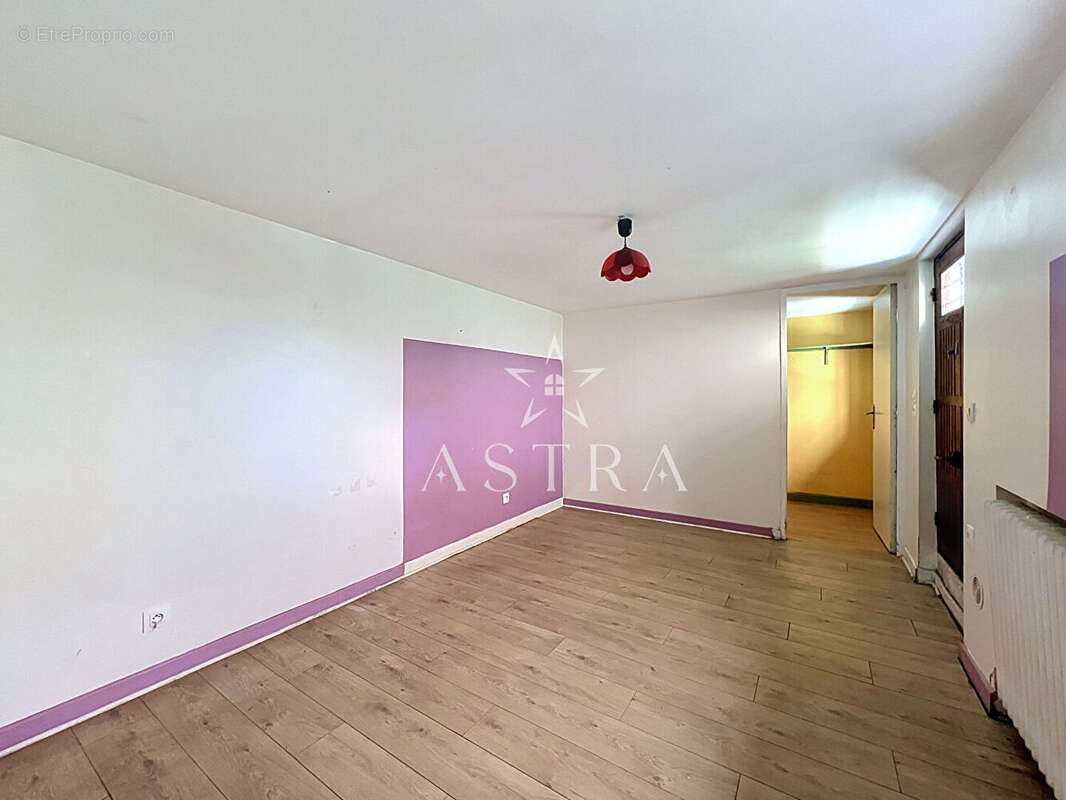 Maison 4 pièces - 83,78 m² à rénover - photo 8
