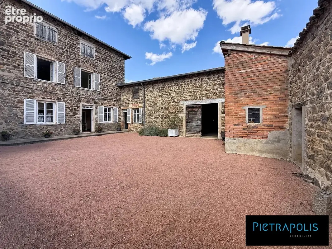 Maison 125 m² à Vaux-En-Beaujolais  - photo 2