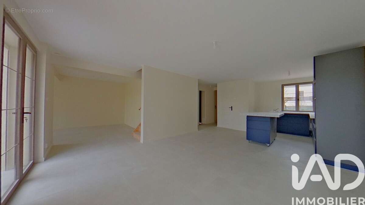 Photo 8 - Maison à SAVIGNY-LE-TEMPLE