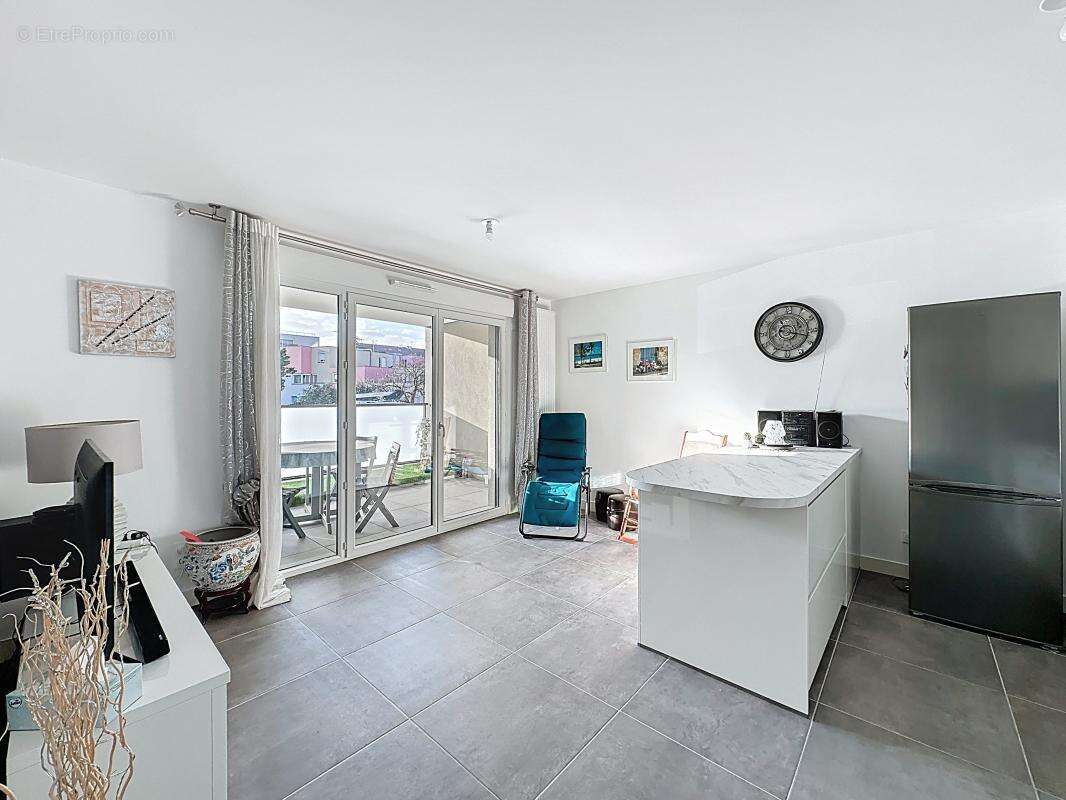 Appartement à PIERRE-BENITE