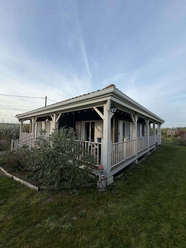 Maison à SAINT-AGOULIN