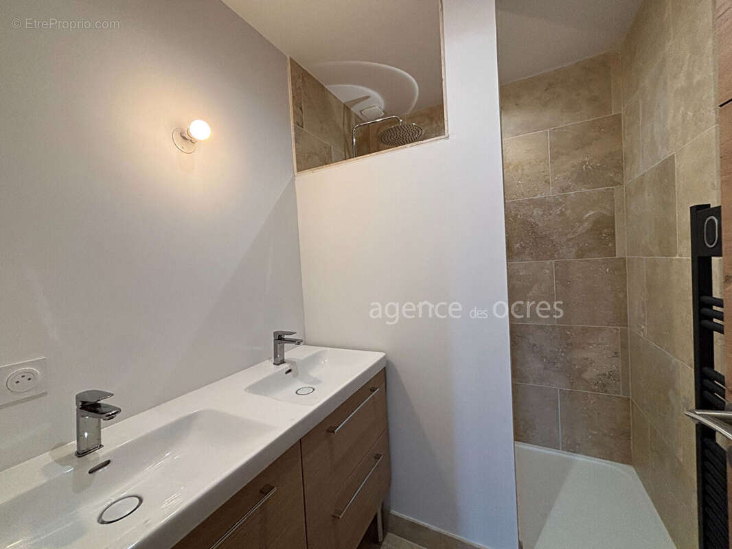 Maison à ROUSSILLON