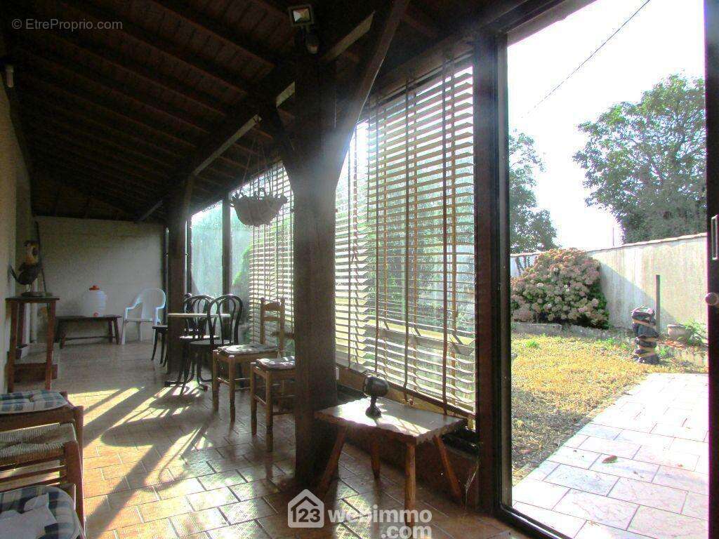 D'une superficie de 22 m2. - Maison à LENCLOITRE