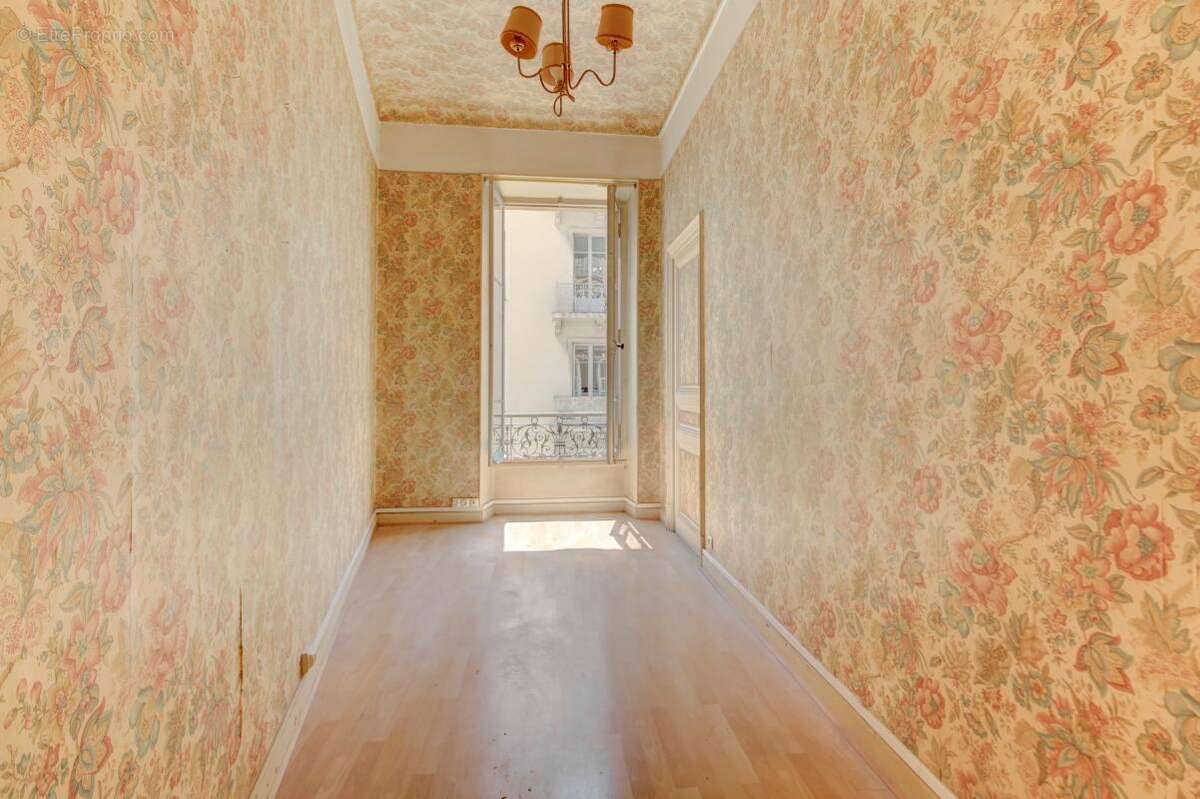 Appartement 5 pièces à rénover - photo 6