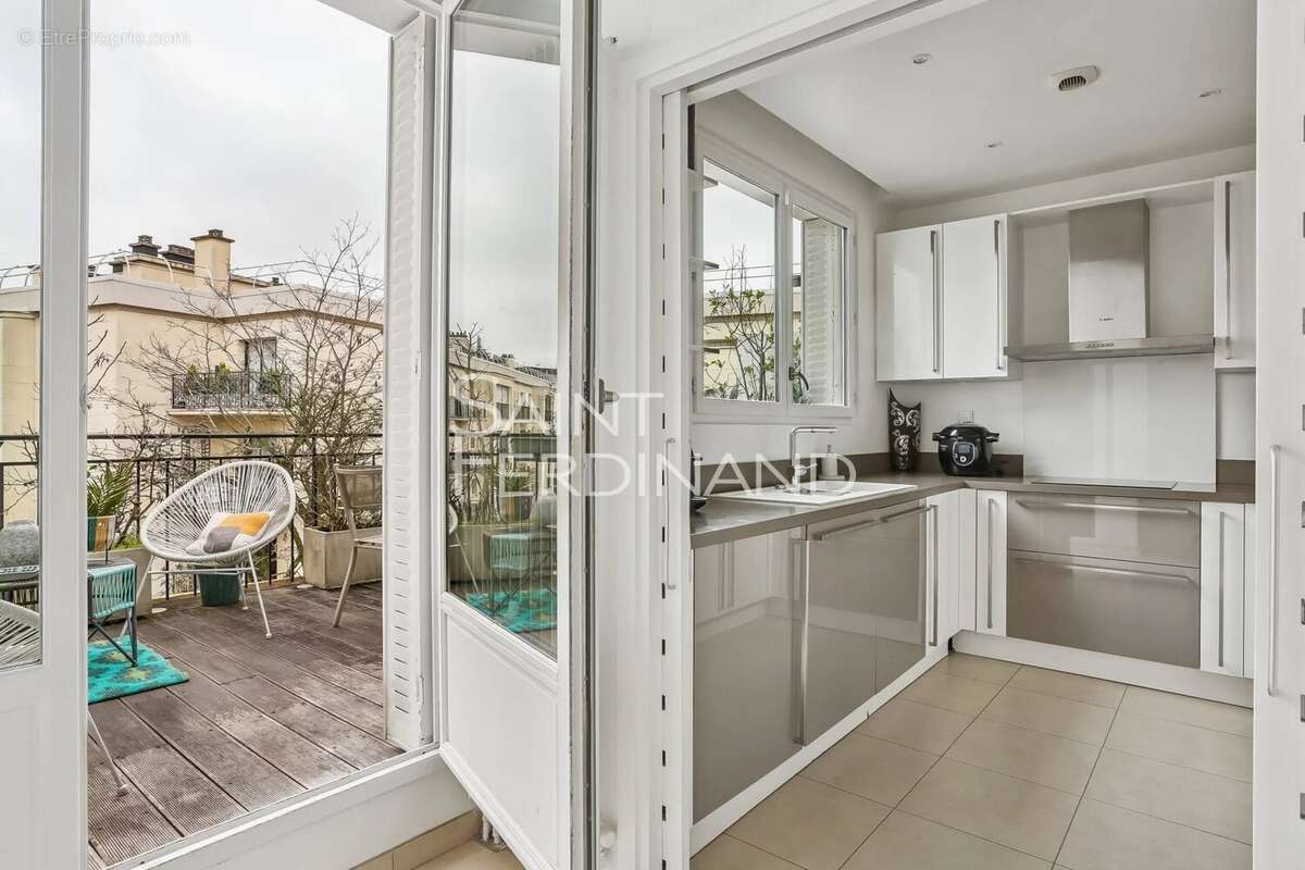 Appartement à NEUILLY-SUR-SEINE