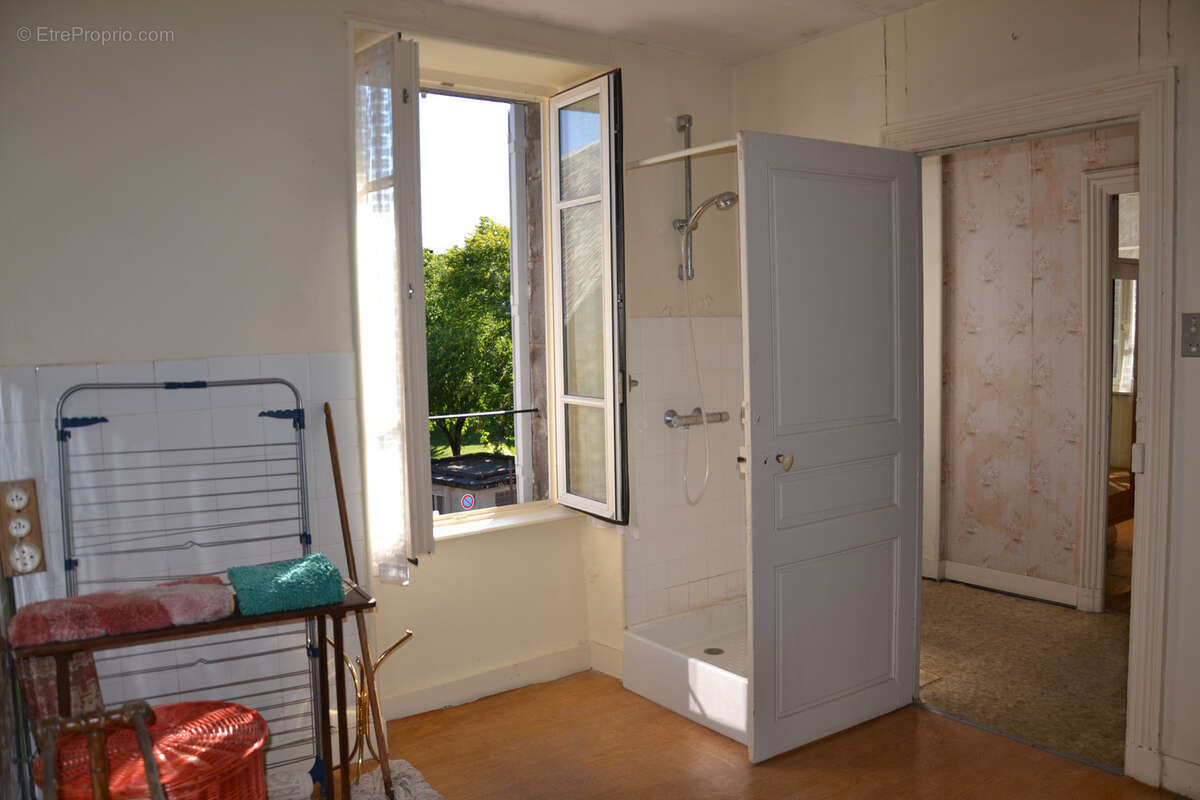 Maison à SAINT-SAUVES-D&#039;AUVERGNE