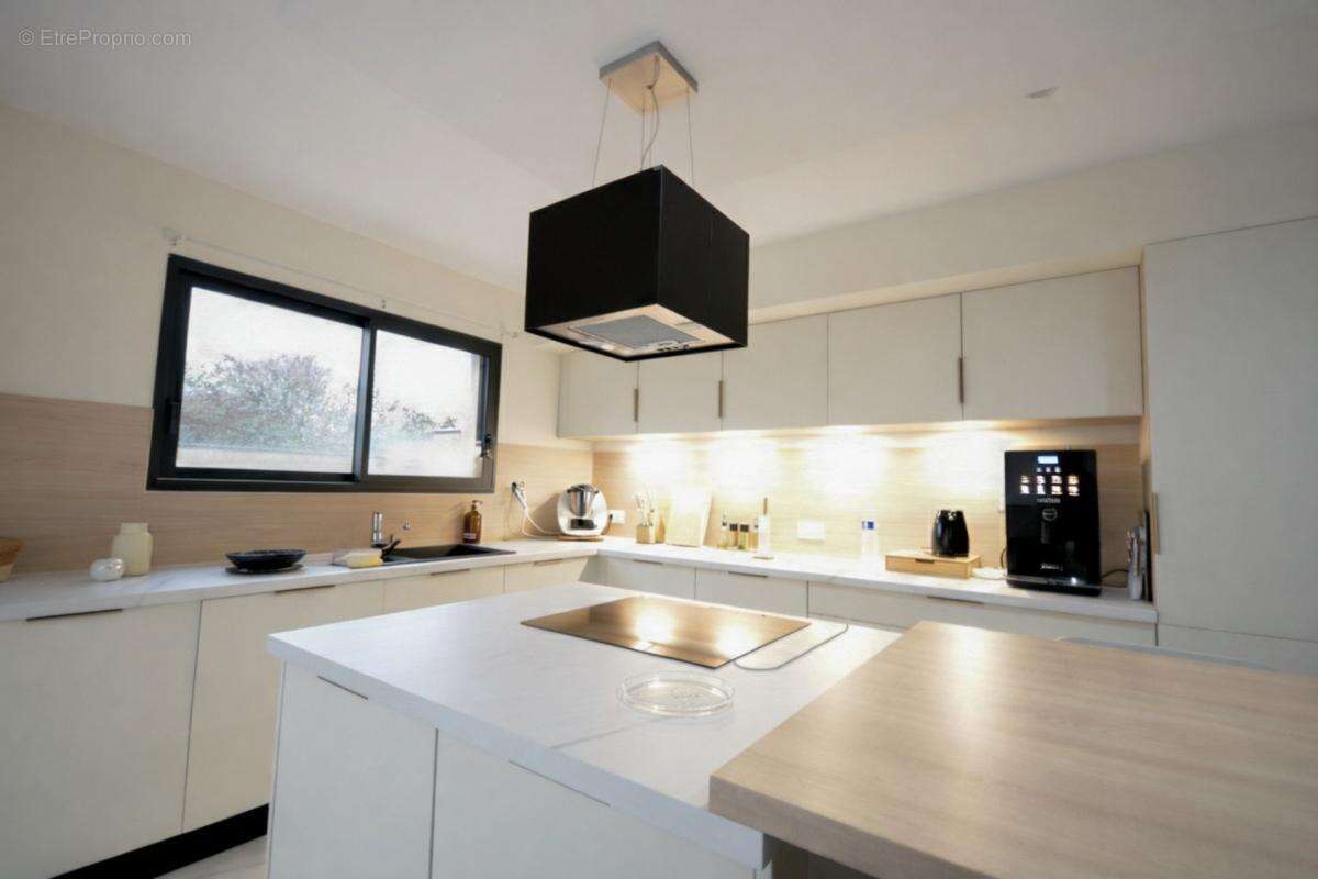 possibilité PMR - Maison Contemporaine hors lotissement de 148 m², 4 grandes chambres, une piscine de 7x3 m.– Calme et Verdure – - photo 4
