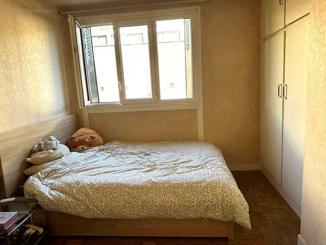 Appartement à L'HAY-LES-ROSES