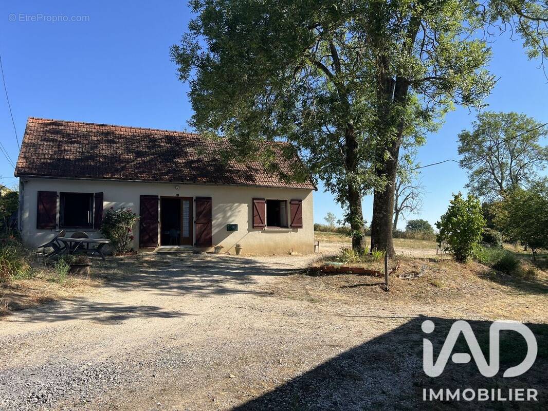 Photo 1 - Maison à SAINT-LEGER-SUR-VOUZANCE