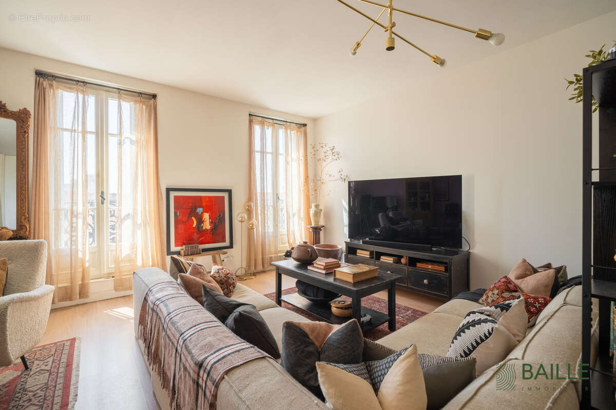 Appartement à MARSEILLE-2E